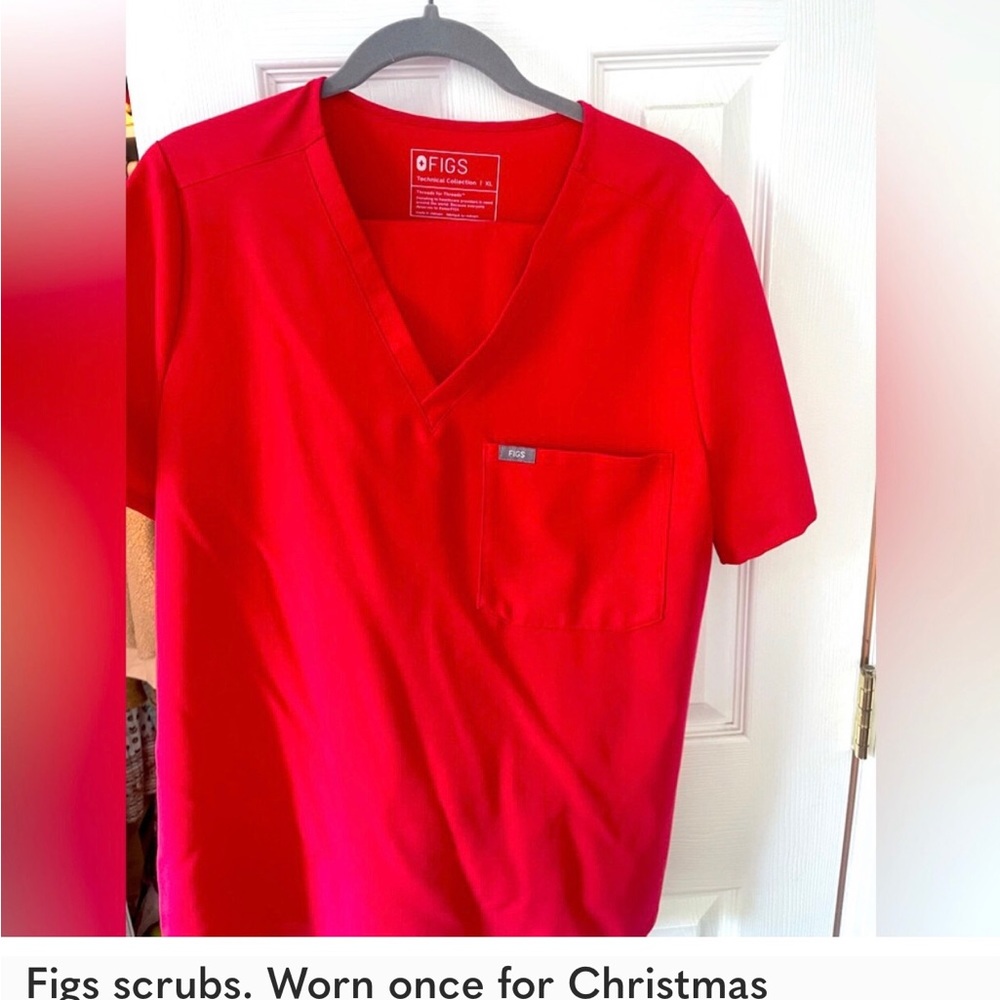 Figs scrub set NEON RED more of a CORAL than red large bottoms xl top